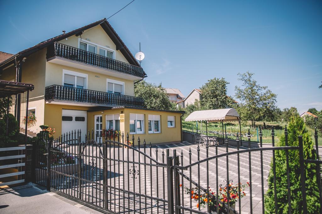 Apartments Mise Огулин Экстерьер фото